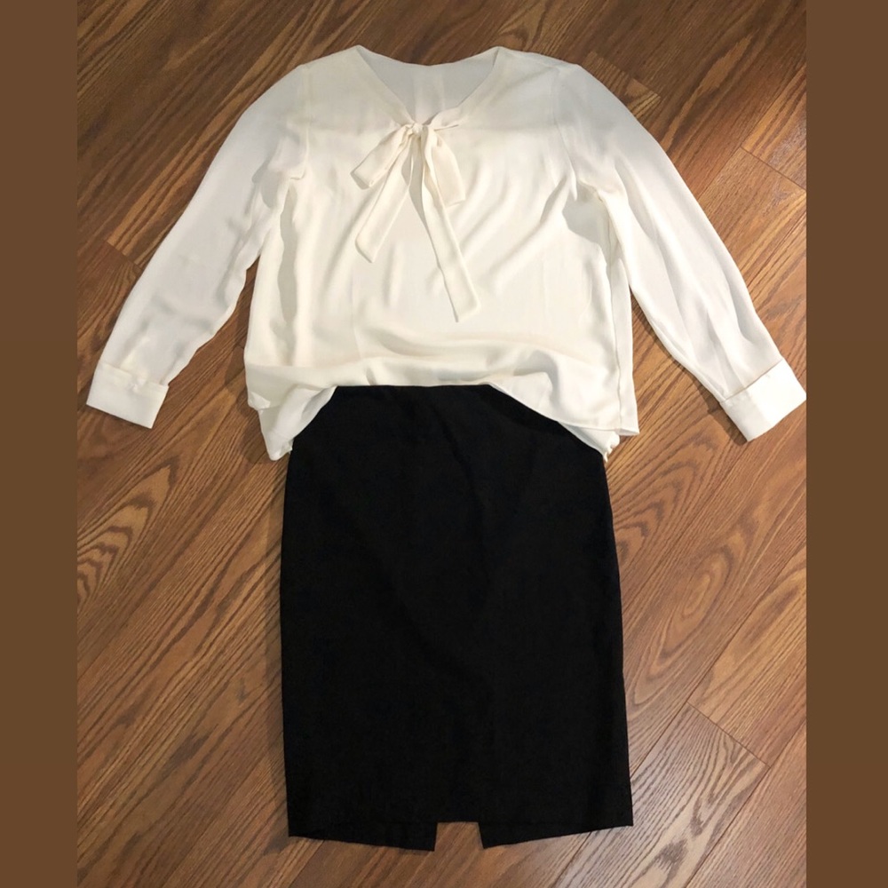 THE LIMITED (stretch) Skirt with Slit - LIKE NEW!